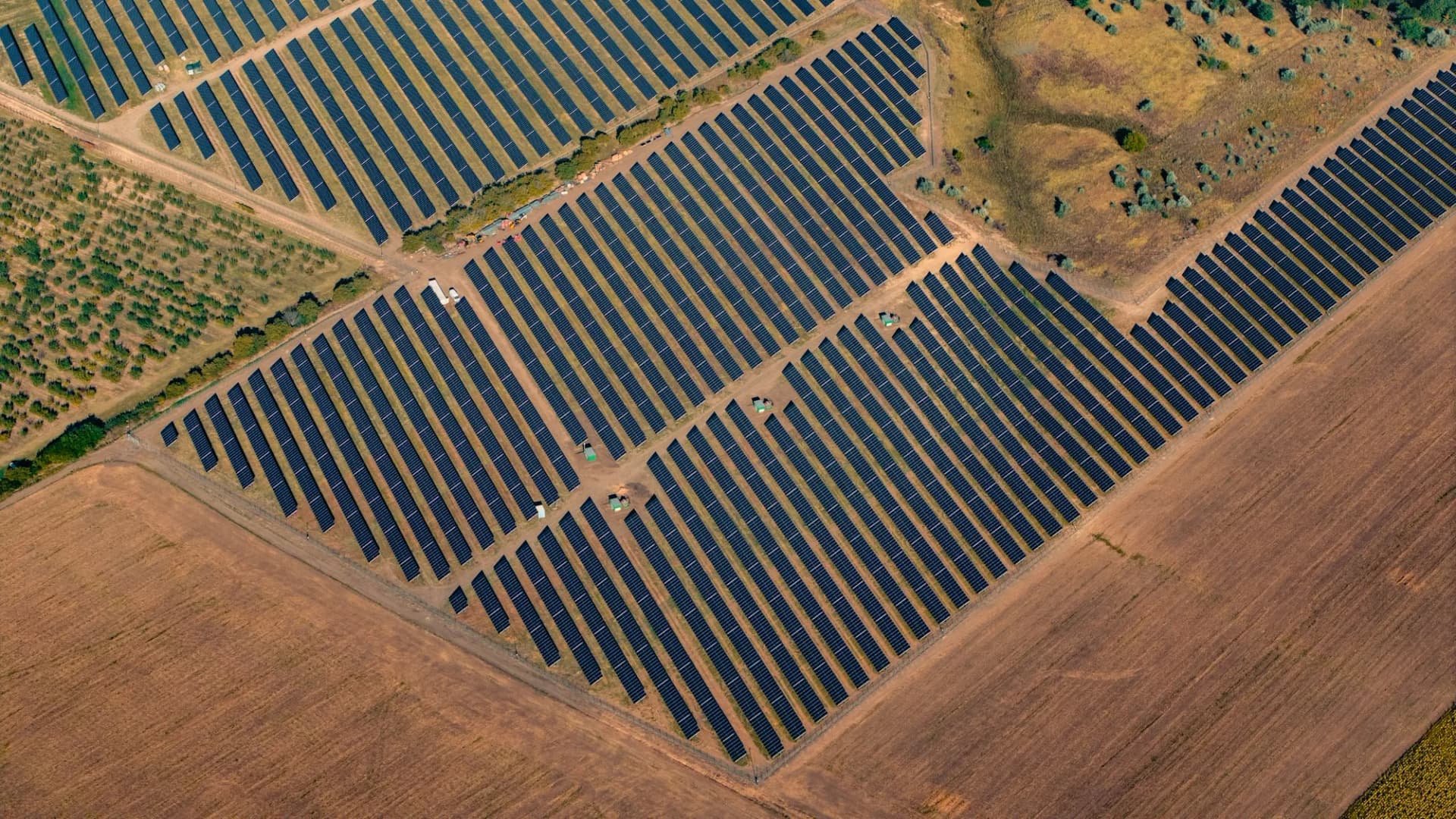 Impianto fotovoltaico industriale su capannone aziendale